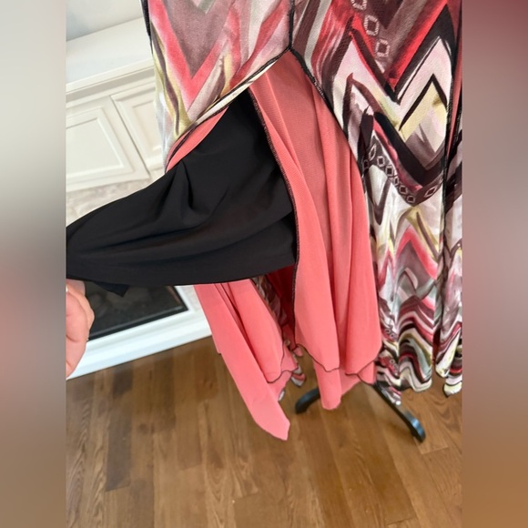 Asymmetrical Midi Skirt with Slit - Picture 4 of 5